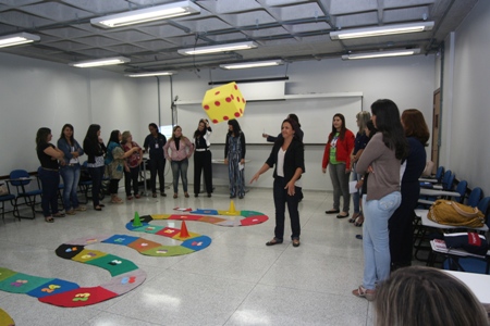 DINÂMICAS E PAULO COELHO INSPIRARAM  PRIMEIRO DIA DA REUNIÃO PEDAGÓGICA DOS COLÉGIOS PROJEÇÃO